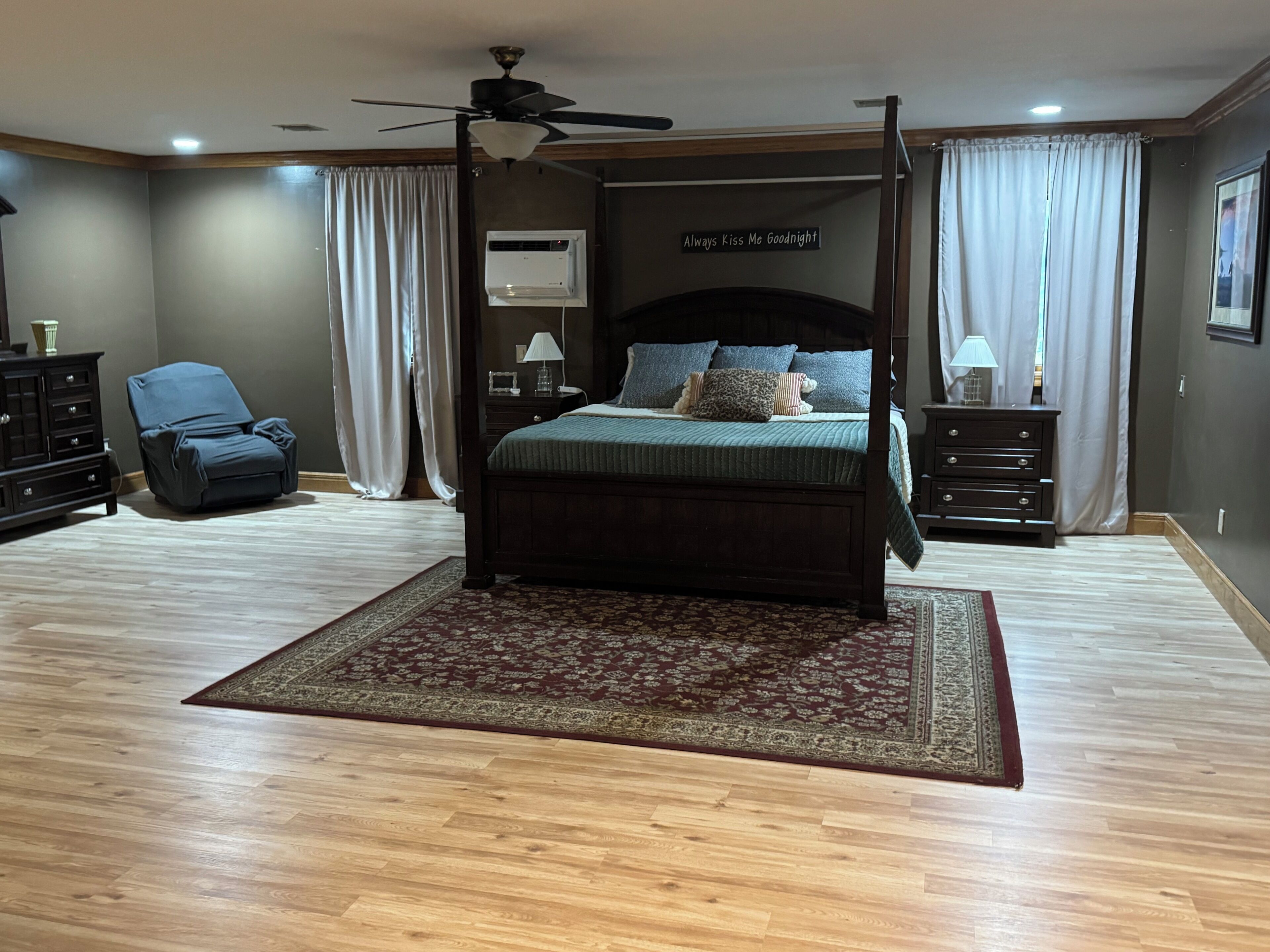 Strykejern/-brett, wi-fi og sengetøy