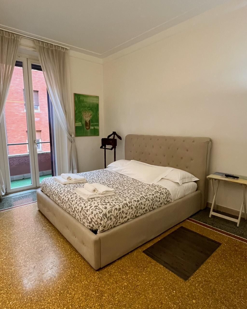 Habitación doble clásica, balcón, vista a la ciudad | Wifi gratis 