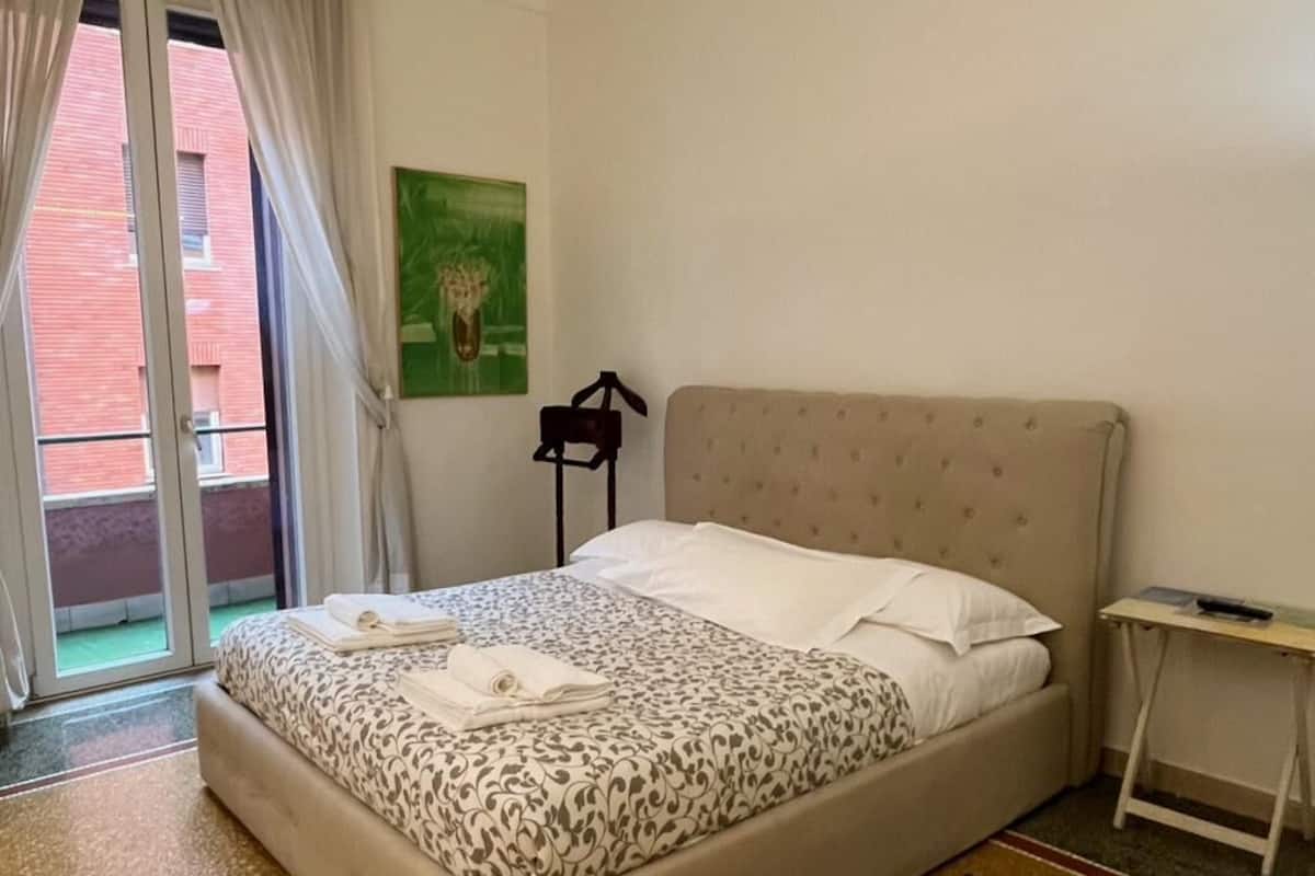 Habitación doble clásica, balcón, vista a la ciudad | Wifi gratis