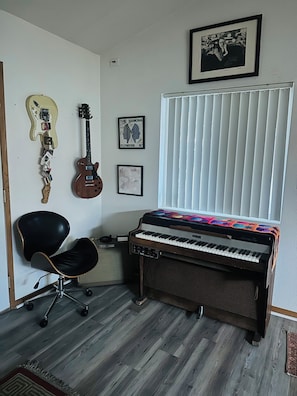 Interior - Secluded Nature Retreat • Near Hiking • Private Studio Escape LA (Chatsworth)