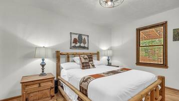 Bügeleisen/Bügelbrett, kostenloses WLAN, Bettwäsche