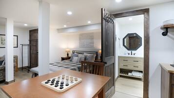 Strykejern/-brett, wi-fi (inkludert) og sengetøy