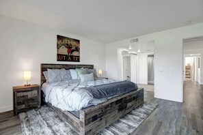 2 bedrooms, iron/ironing board, WiFi, bed sheets - CDPS514 - The Mesquite Haven (Palm Springs)