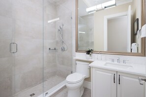 Bathroom - Vancouver Stay--Twin  Room Brand New Modarm Home Next to YVR Vancouver Airport (Richmond)