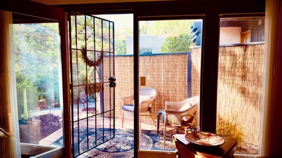 The ZEN DEN-Quiet-Clean-Close to trails & restaurants.