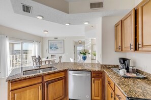 Micro-ondas, fogão, cooktop, lava-louças