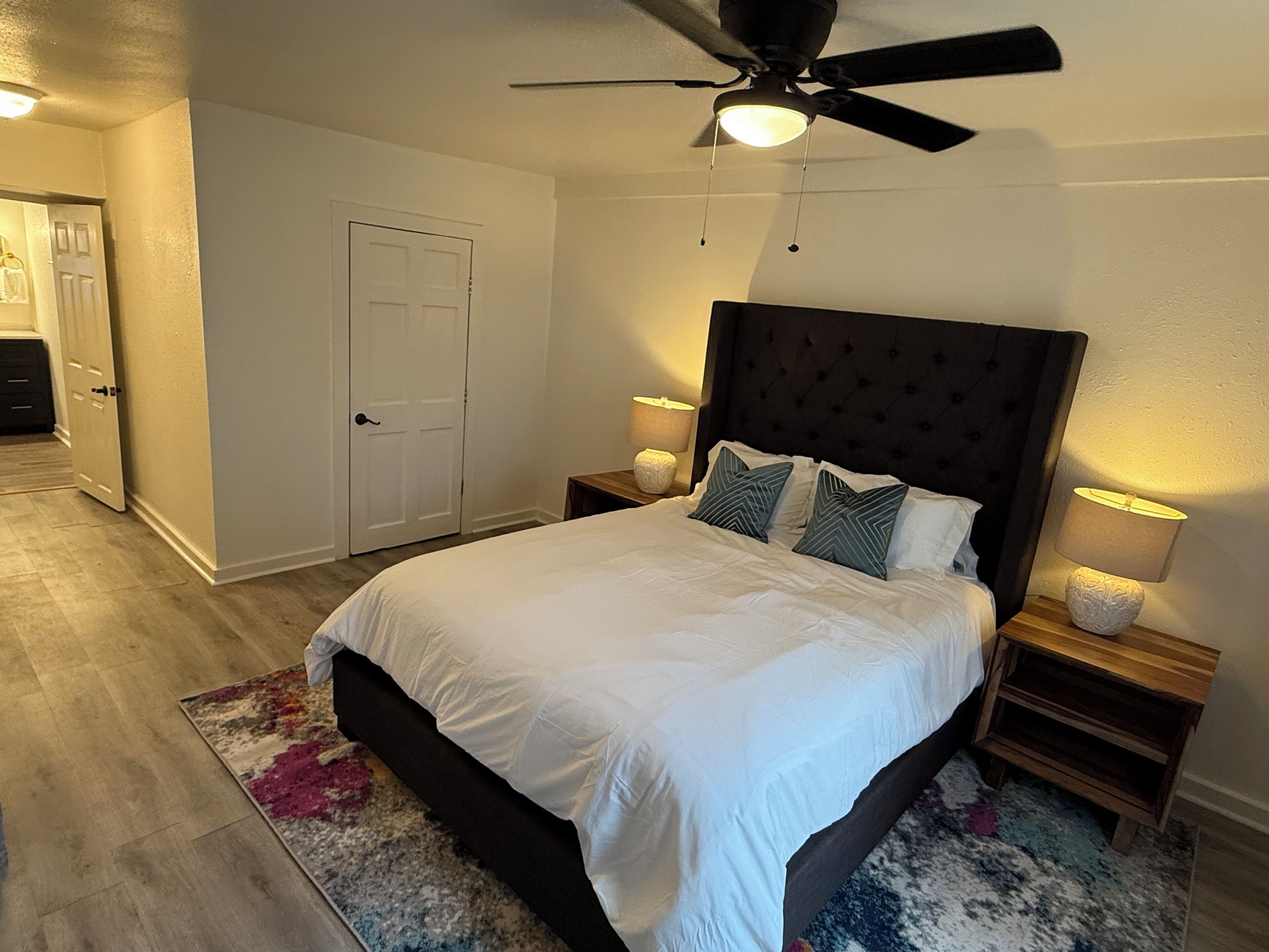 Iron/ironing board, WiFi, bed sheets