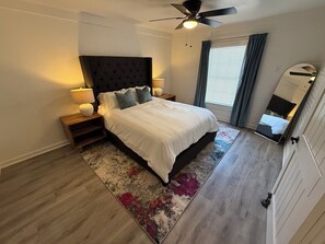2 chambres, fer et planche à repasser, Wi-Fi, draps fournis