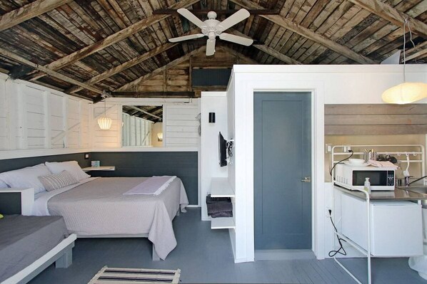 9 dormitorios, escritorio, wifi gratis y ropa de cama