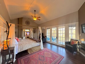 WiFi, bed sheets - Stepping Stones Townhouse on Spring Street (Eureka Springs)