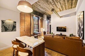 Interior - The Meridian | 1BR | Rooftop Pool + King Bed + WD (St. Louis)