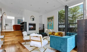 Interior - Spacious 4-bedroom house in gorgeous Santa Monica with AC (Santa Monica)