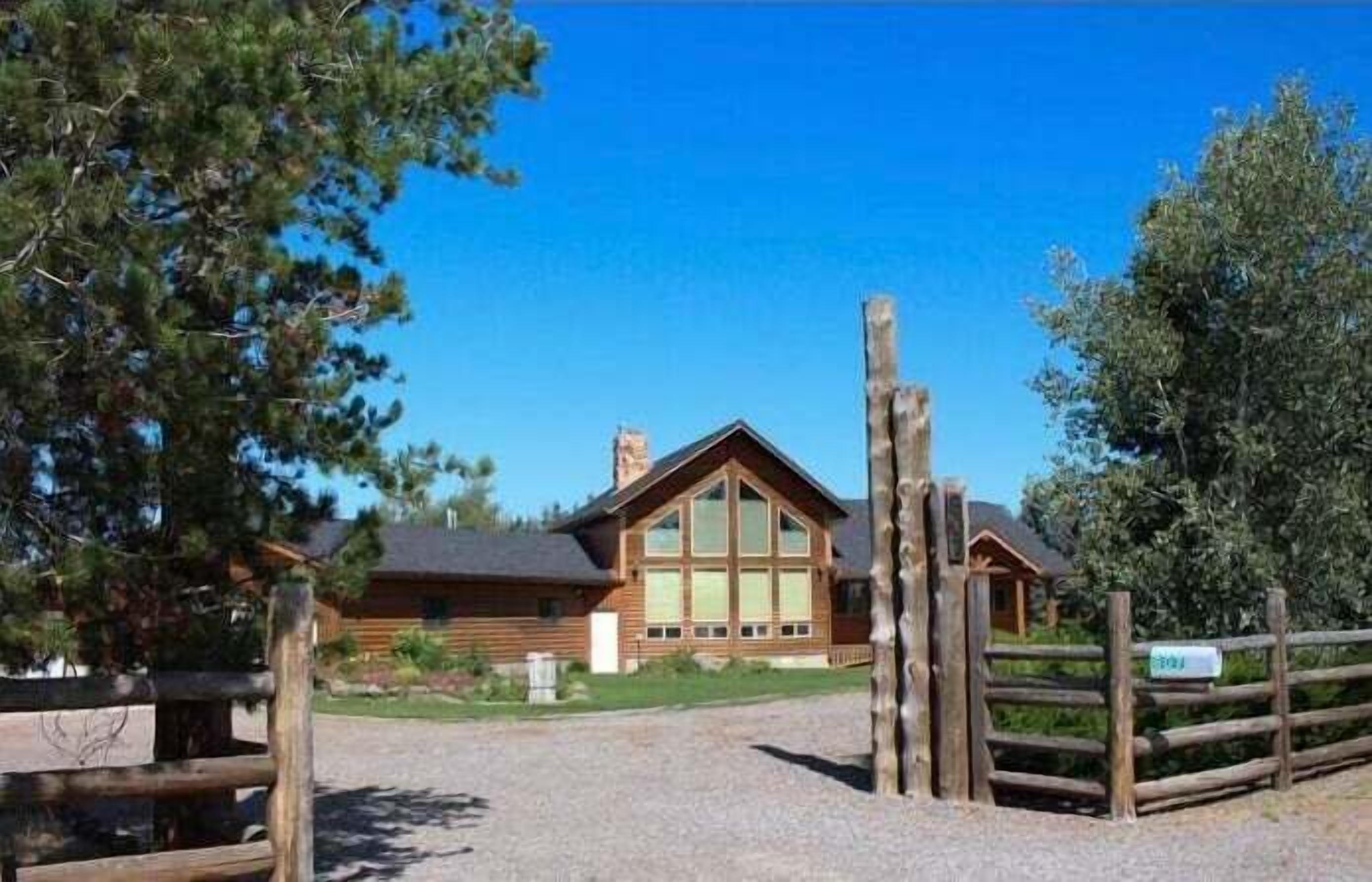 Chalet (4 Bedrooms) | Interior