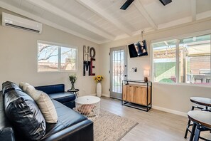 Interior - Chic Duplex Tucson U of A Firepit 2of 2 (Tucson)