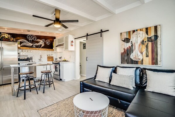 Interior - Chic Duplex Tucson U of A Firepit 2of 2 (Tucson)