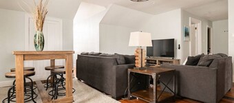 Charming Condo Historic Comfort Access