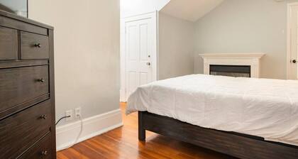 Charming Condo Historic Comfort Access
