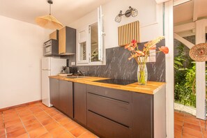 Coffee/tea maker, fridge, microwave, oven - Ti Noni - Tropical charm with pool, ocean view (Le Marin)