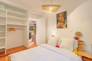 Iron/ironing board, WiFi, bed sheets - Ti Noni - Tropical charm with pool, ocean view (Le Marin)