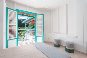 7 bedrooms, desk, iron/ironing board, WiFi - Villa La Bel Kay - Charming villa, pool & views (Le Marin)