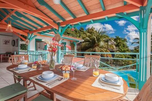 Outdoor dining - Villa La Bel Kay - Charming villa, pool & views (Le Marin)