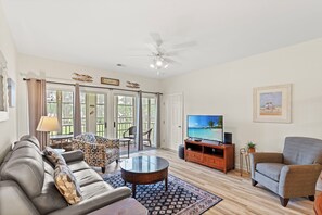 Interior - Champions Unit 3916 (Sunset Beach)