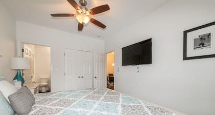 Chic Beach Condo Near Rehoboth & Lewes Beaches