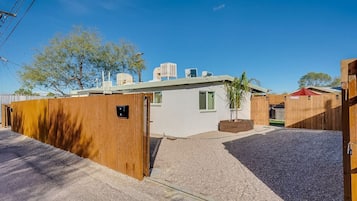 House (1 Bedroom) | Interior