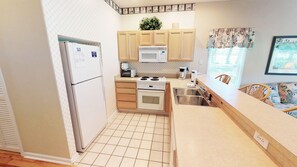 Interior - Club Villas Unit 25A - Lower Level (Sunset Beach)