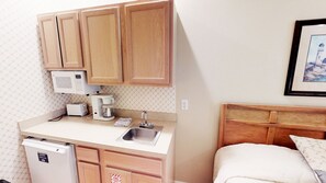 Interior - Club Villas Unit 25A - Lower Level (Sunset Beach)