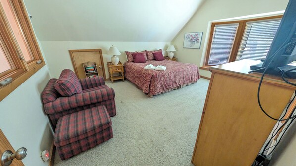 Interior - Circle 4 Condo 14 (Bend)