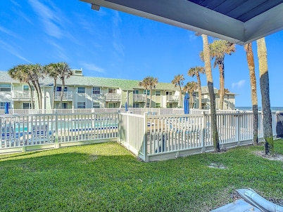 Colony Beach Club 146 - Cottage By The Sea