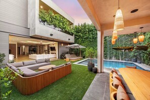 Outdoor dining - Luxurious Villa in The Heart Of Beverly Hills/West Hollywood (Beverly Hills)