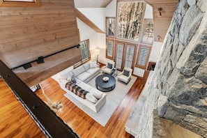 Televisión, chimenea