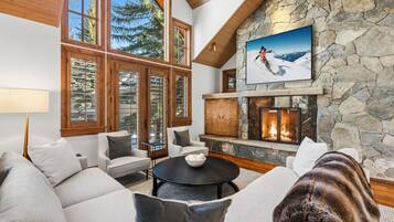 Televisión, chimenea