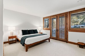 5 slaapkamers, een strijkplank/strijkijzer, wifi, beddengoed