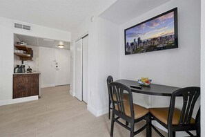 Apartment (1 Bedroom) | Interior - 6165 Carrier DR #1212 Orlando, 1bed (Orlando)
