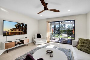 Interior - Parocela D27 (Palm Springs)