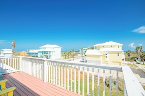 House (4 Bedrooms) | Interior - Turquoise Treasure - Boardwalk to the Beach! Beach Gear Credit (Ormond Beach)