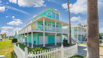 House (4 Bedrooms) | Front of property