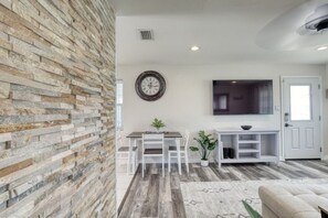 House (2 Bedrooms) | Interior - Tropical Vibes Bungalow w Pool (Ormond Beach)