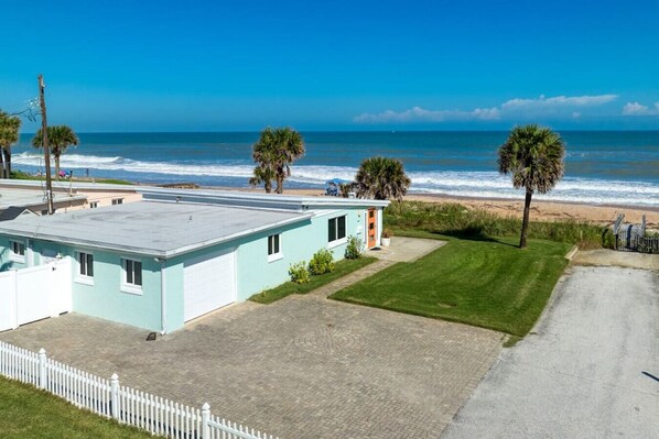 Exterior - Sunrise Cottage Direct Oceanfront House (Ormond Beach)