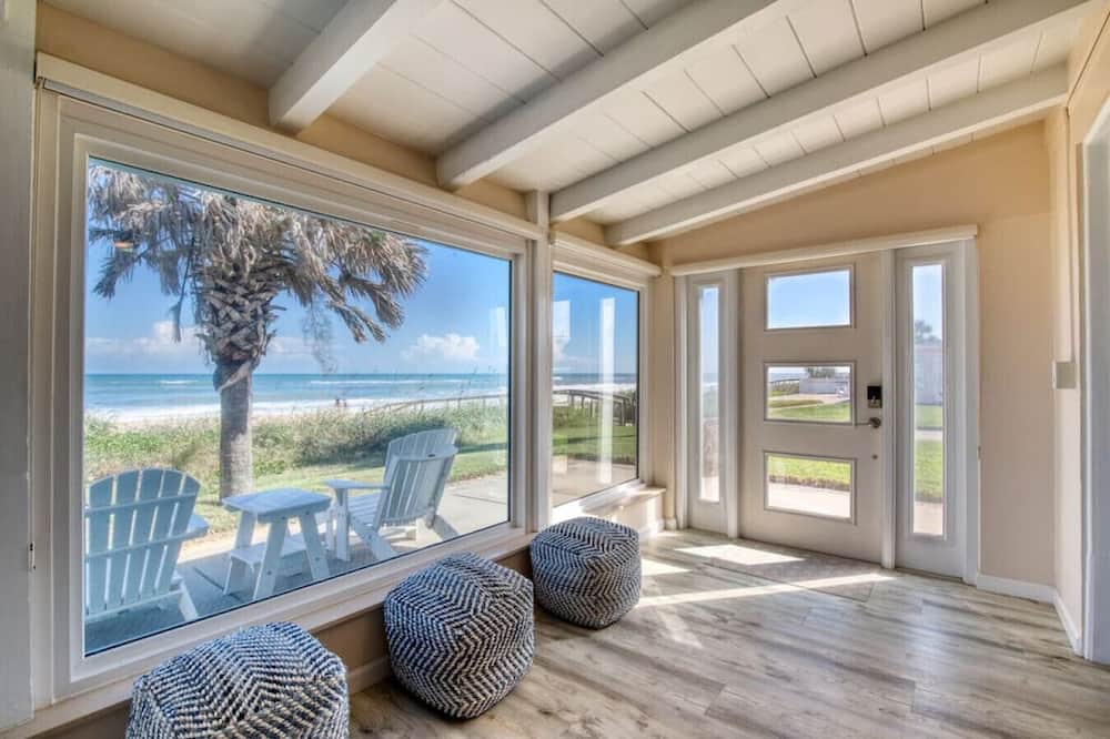 Sunrise Cottage Direct Oceanfront House