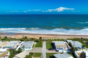 Interior - Sunrise Cottage Direct Oceanfront House (Ormond Beach)