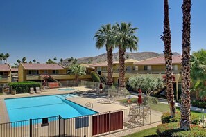 Interior - Sandstone (Palm Springs)