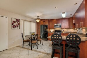 Interior - Sandstone (Palm Springs)