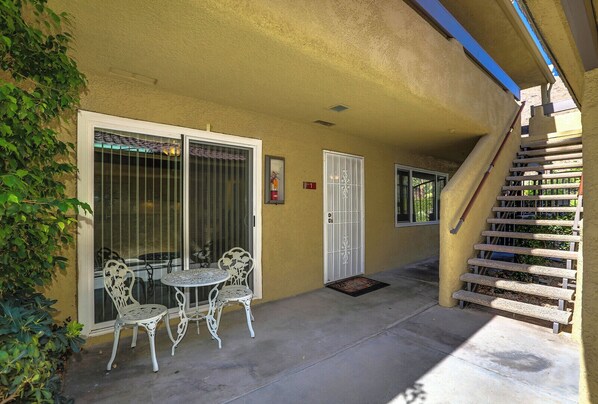 Interior - Sandstone (Palm Springs)