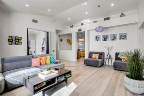 Interior - Via Escuela 2 (Palm Springs)