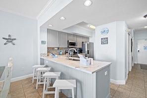 Interior - Waters Edge 205 - Melissa`s Happy Place (Fort Walton Beach)