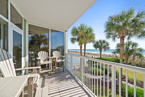Interior - Waters Edge 205 - Melissa`s Happy Place (Fort Walton Beach)